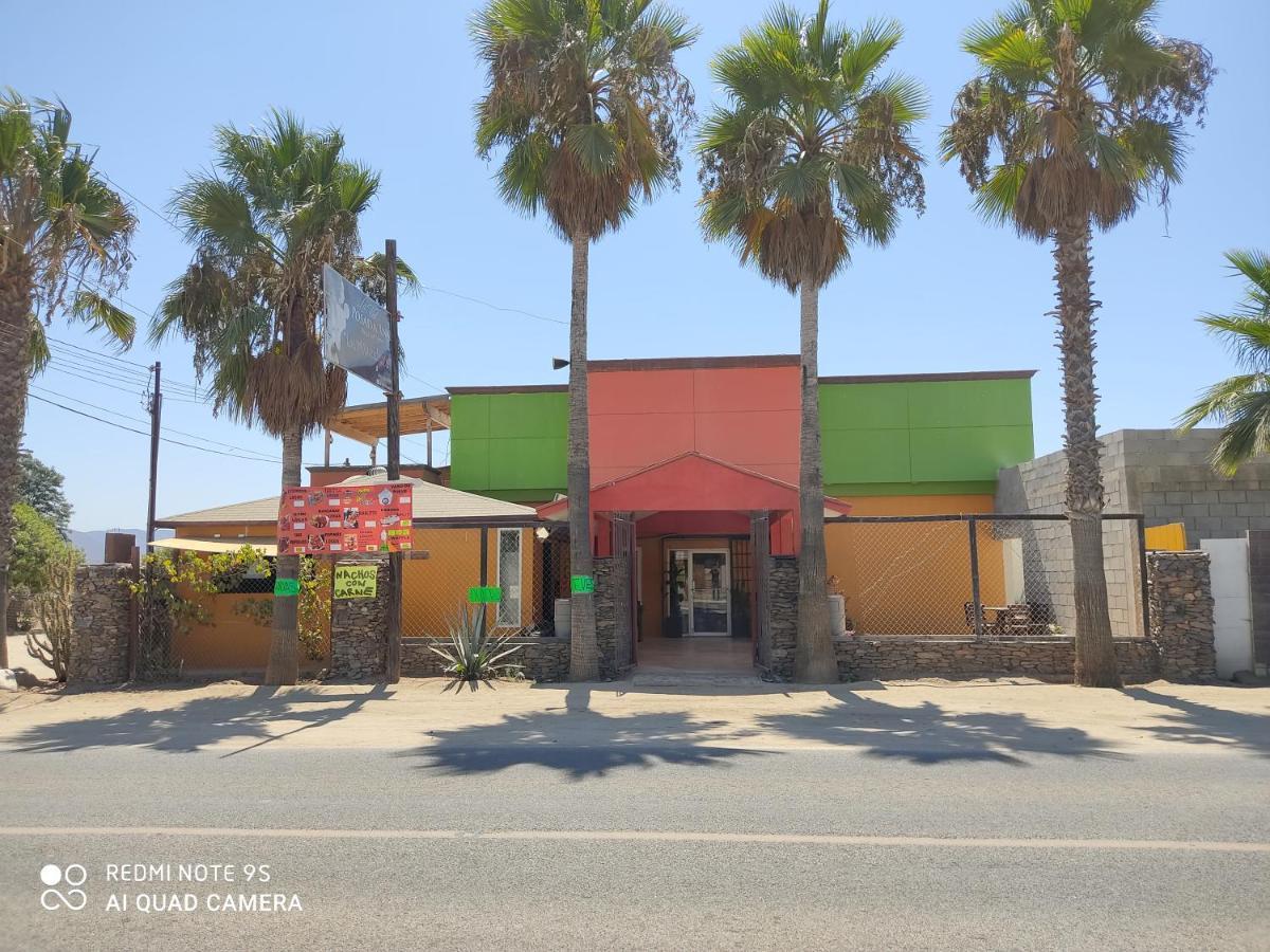 ואלה דה גוואדלופה La Vid Posada Inn מראה חיצוני תמונה