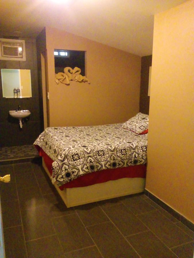 ואלה דה גוואדלופה La Vid Posada Inn מראה חיצוני תמונה