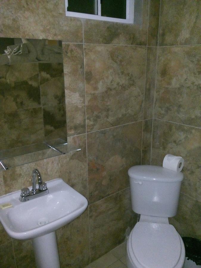 ואלה דה גוואדלופה La Vid Posada Inn מראה חיצוני תמונה